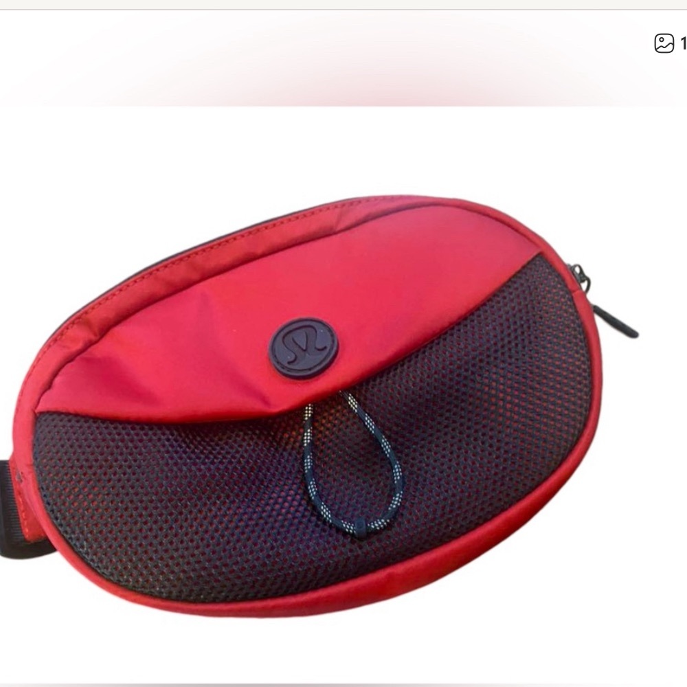 NWT Lululemon Red Take It On belt bag *1 L